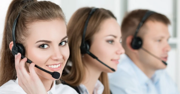 Pros and Cons of Outsourcing Calls With An Answering Service Or Call Center
